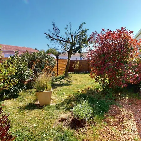 Ecrin Des Chaumes بيت للعطل